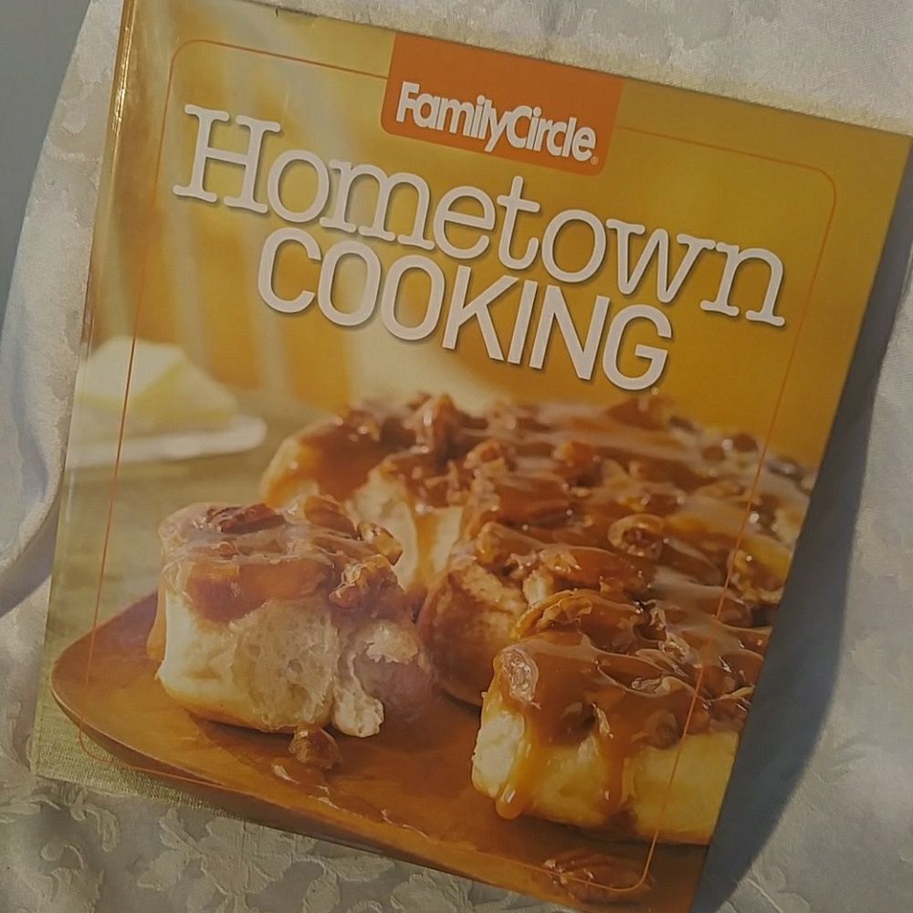 2008 Family Circle Hometown Cooking Recipe Book